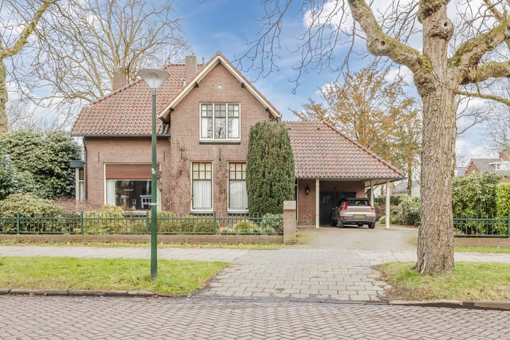 Stationsstraat 44