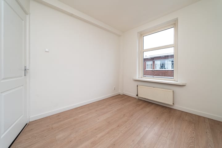 Photo 7 of Vierhoutenstraat 4