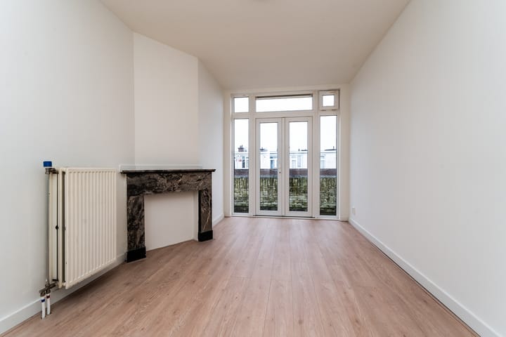 Photo 14 of Vierhoutenstraat 4