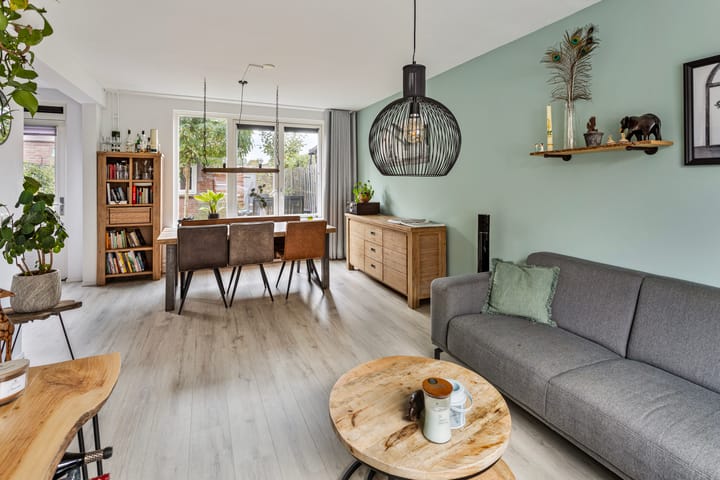 Foto 6 van Meidoornstraat 8