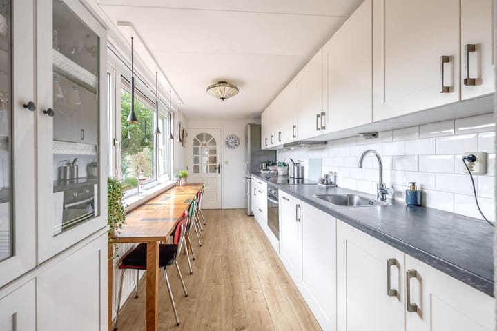 Photo 9 of Prins Bernhardstraat 43