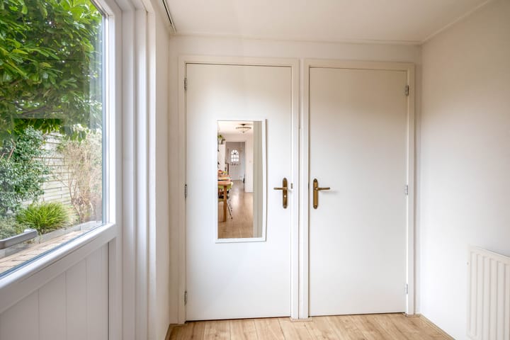 Photo 12 of Prins Bernhardstraat 43