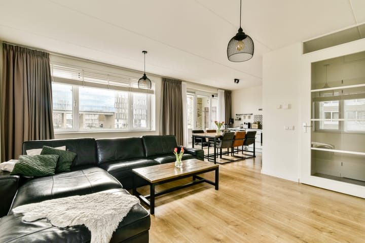 Photo 6 of De Leeuw van Vlaanderenstraat 3-C