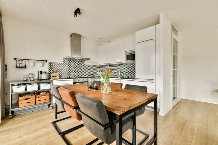 Photo 7 of De Leeuw van Vlaanderenstraat 3-C