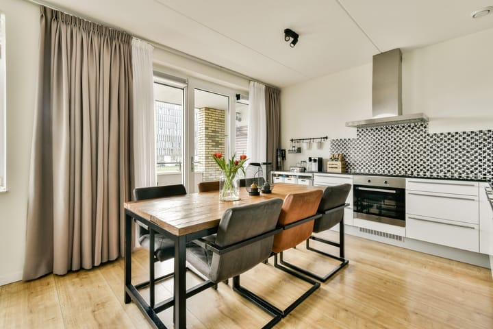 Photo 9 of De Leeuw van Vlaanderenstraat 3-C