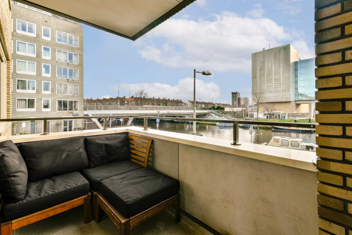 Photo 10 of De Leeuw van Vlaanderenstraat 3-C