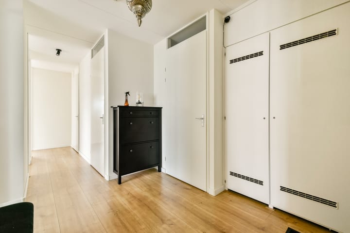 Photo 12 of De Leeuw van Vlaanderenstraat 3-C