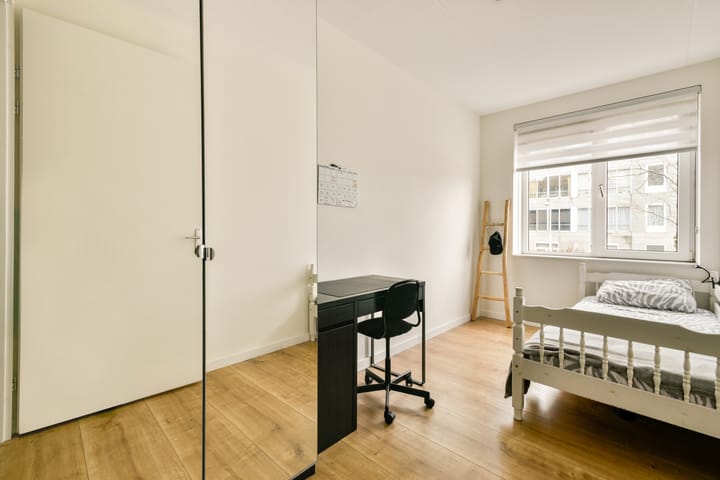 Photo 14 of De Leeuw van Vlaanderenstraat 3-C