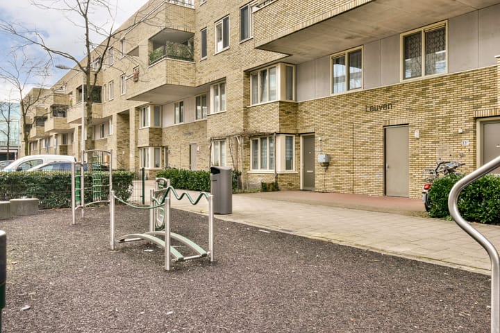 Photo 18 of De Leeuw van Vlaanderenstraat 3-C