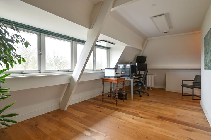 Foto 25 van Roemer Visscherlaan 1