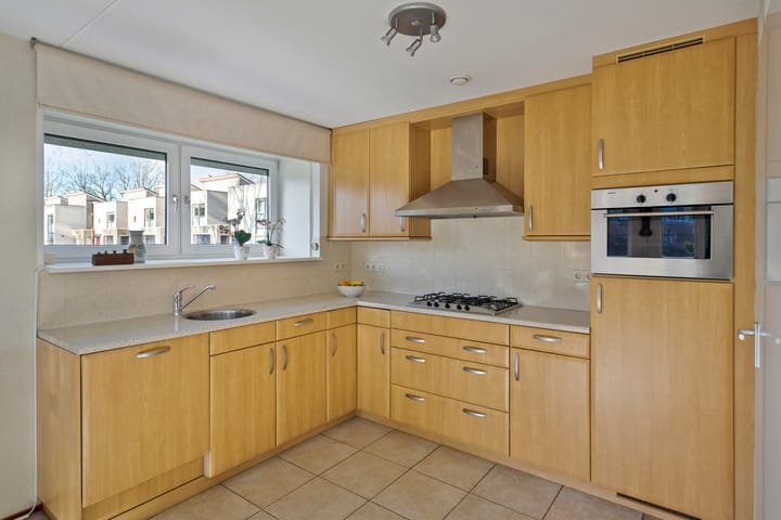 Photo 15 of Hulststraat 57