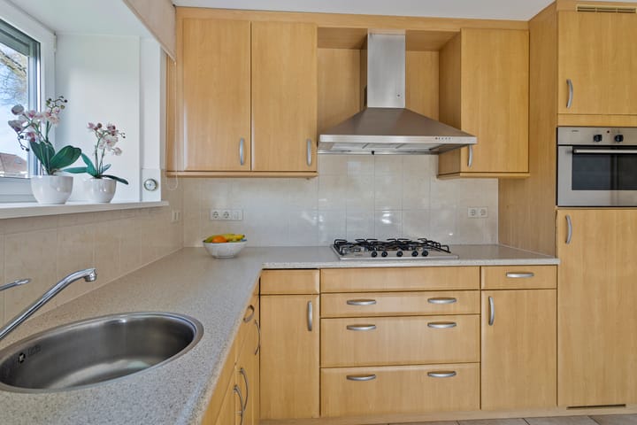 Photo 16 of Hulststraat 57