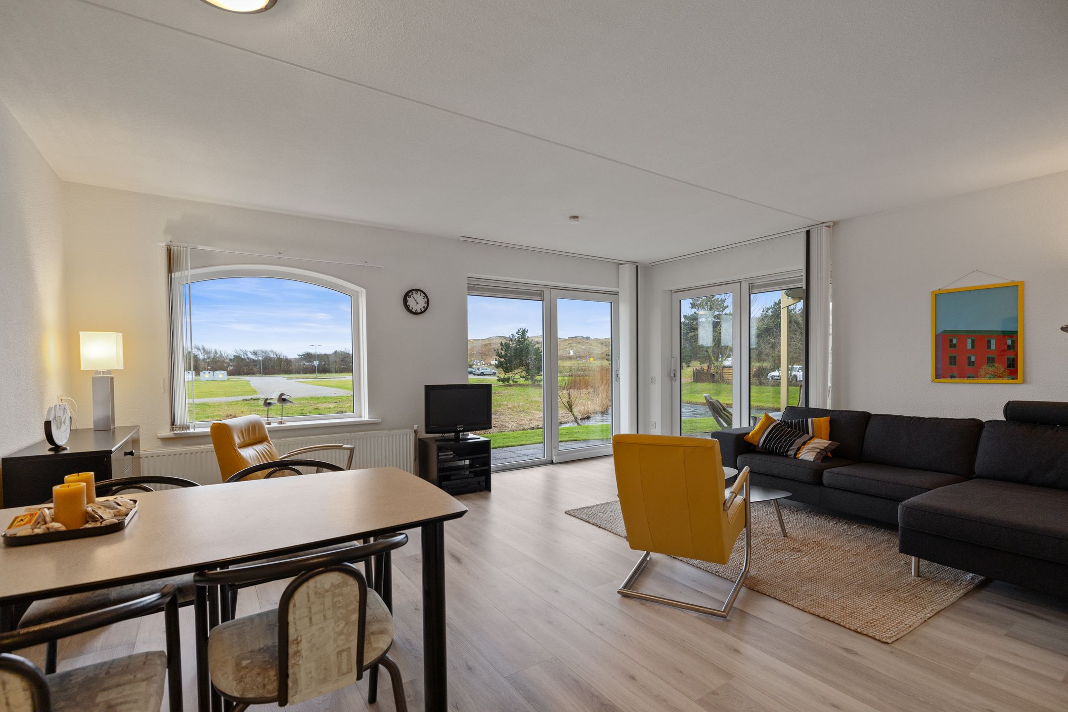 2-bedroom freehold villa in Julianadorp — photo 3 of 5