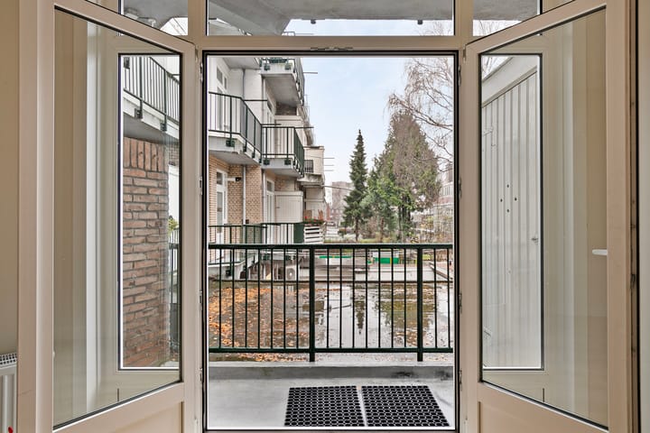 Foto 4 van Lorentzplein 17