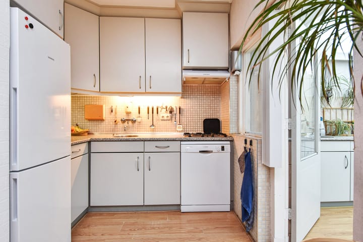 Photo 12 of Evertsenstraat 4