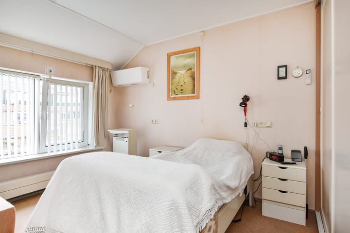 Photo 25 of Evertsenstraat 4