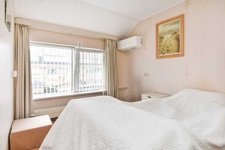 Photo 26 of Evertsenstraat 4