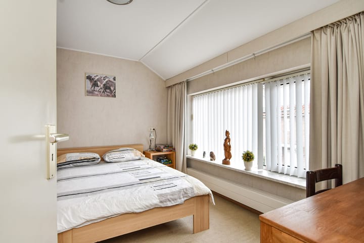 Photo 31 of Evertsenstraat 4