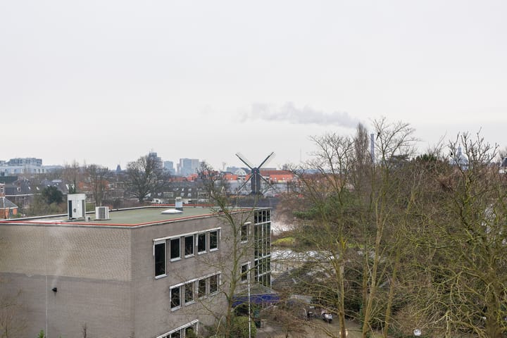 Foto 16 van Haagplein 63