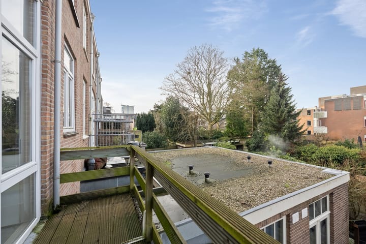 Photo 9 of Voorhelmstraat 6-A