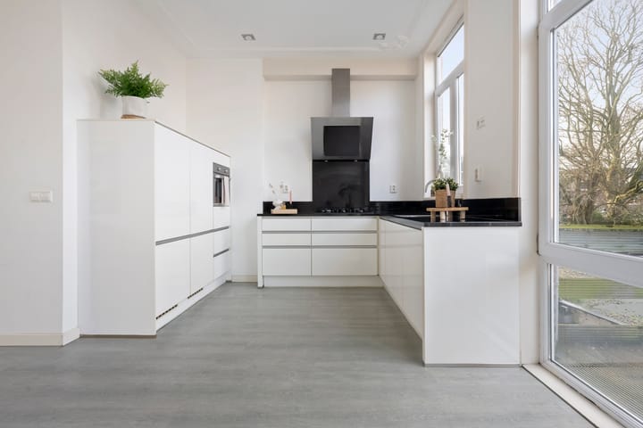 Photo 13 of Voorhelmstraat 6-A