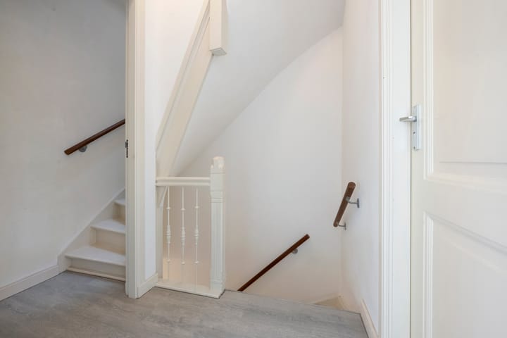 Photo 20 of Voorhelmstraat 6-A