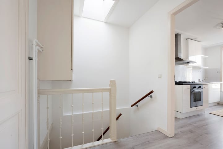 Photo 23 of Voorhelmstraat 6-A