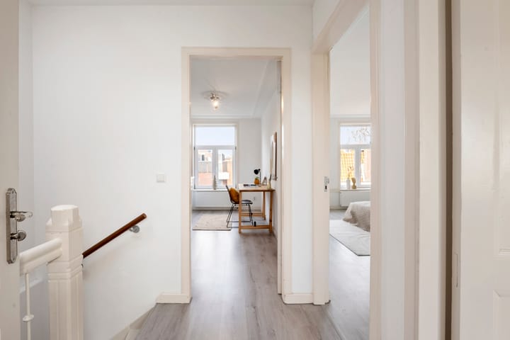 Photo 27 of Voorhelmstraat 6-A