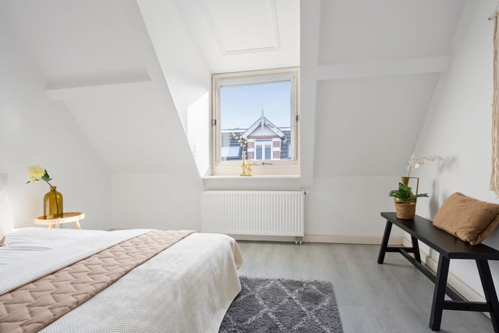 Photo 35 of Voorhelmstraat 6-A