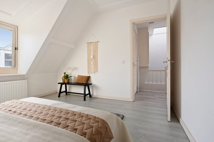 Photo 36 of Voorhelmstraat 6-A