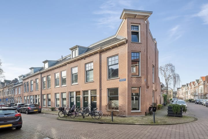 Photo 39 of Voorhelmstraat 6-A