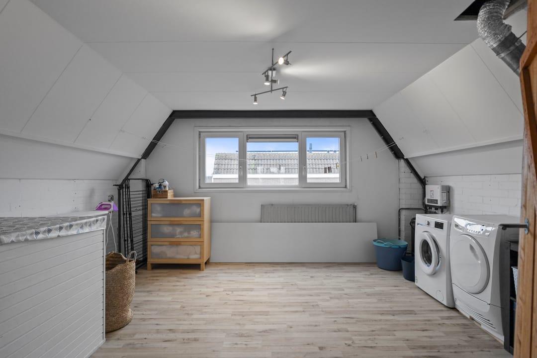 Photo 22 of Doorzwin 2112