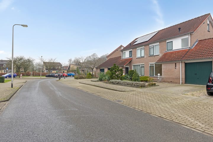 Photo 7 of Zeehondstraat 48