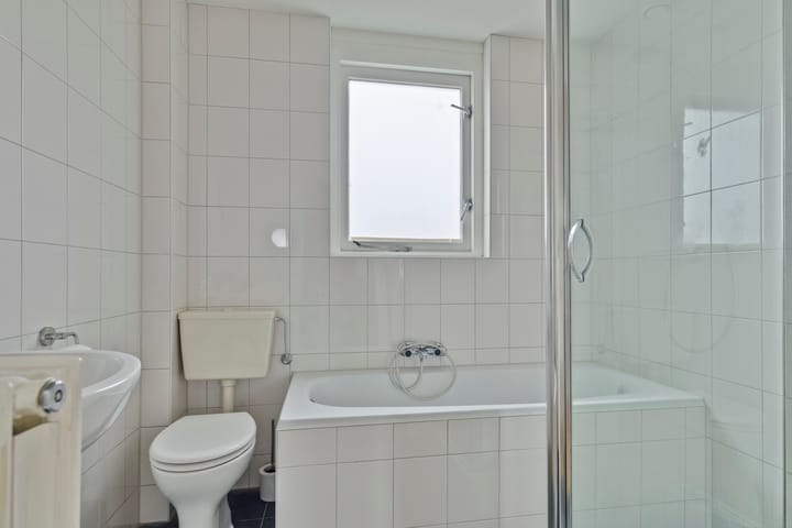 Photo 15 of Zeehondstraat 48