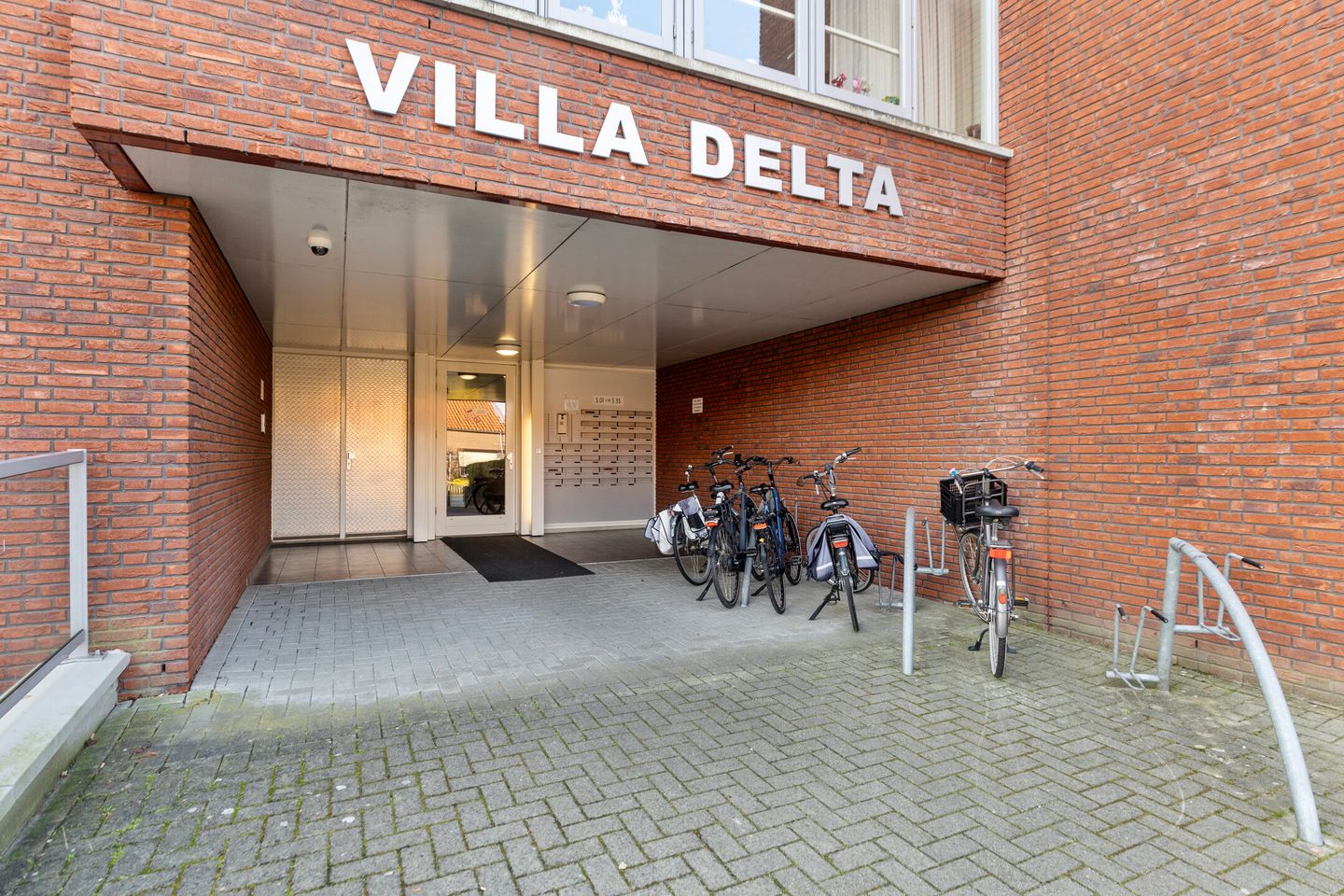 Photo 5 of Evertsenstraat 5-12