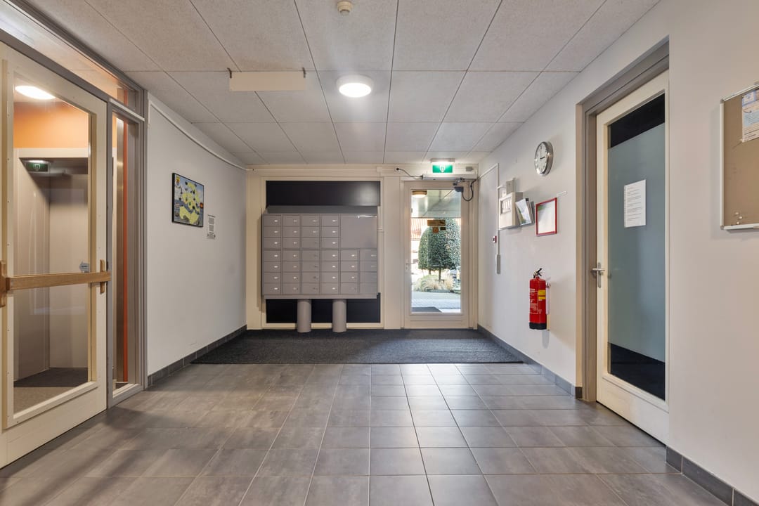 Photo 7 of Evertsenstraat 5-12