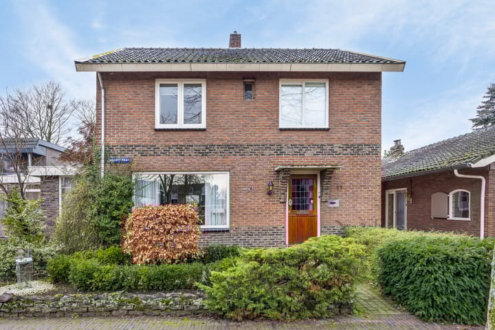 Photo 2 of Marktstraat 11-A