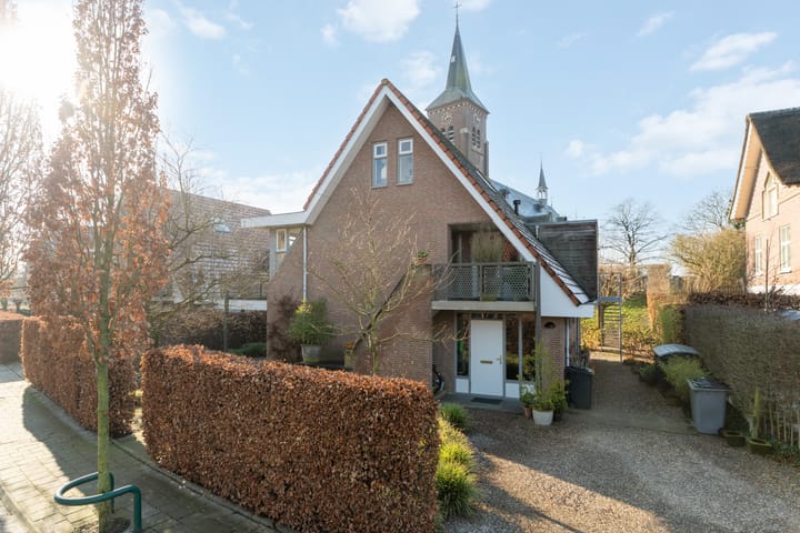 Photo 6 of Loeffenstraat 26