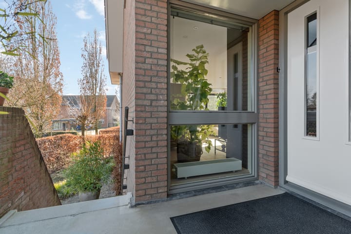 Photo 7 of Loeffenstraat 26