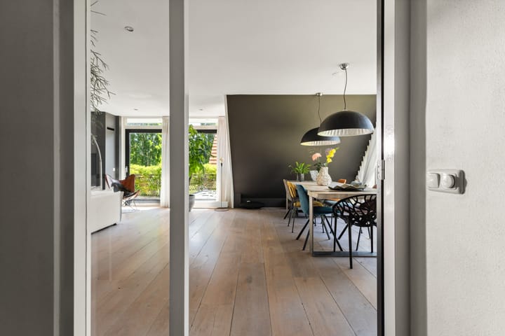 Photo 8 of Loeffenstraat 26