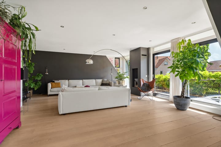 Photo 9 of Loeffenstraat 26