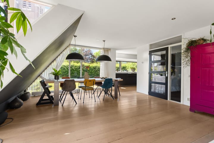 Photo 11 of Loeffenstraat 26