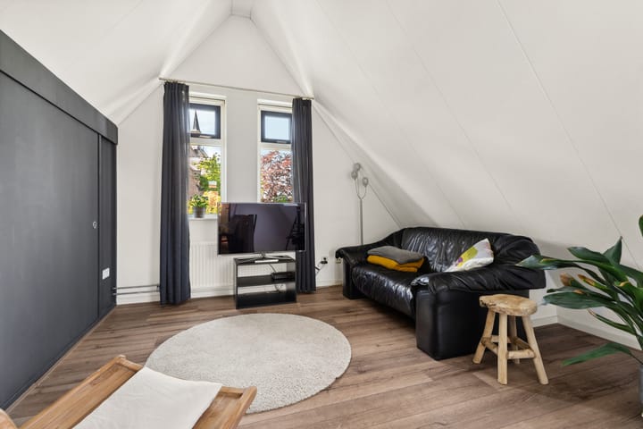 Photo 21 of Loeffenstraat 26