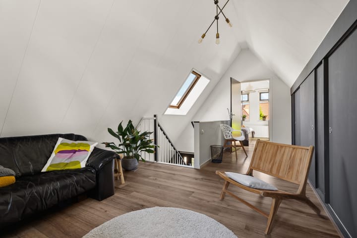 Photo 22 of Loeffenstraat 26