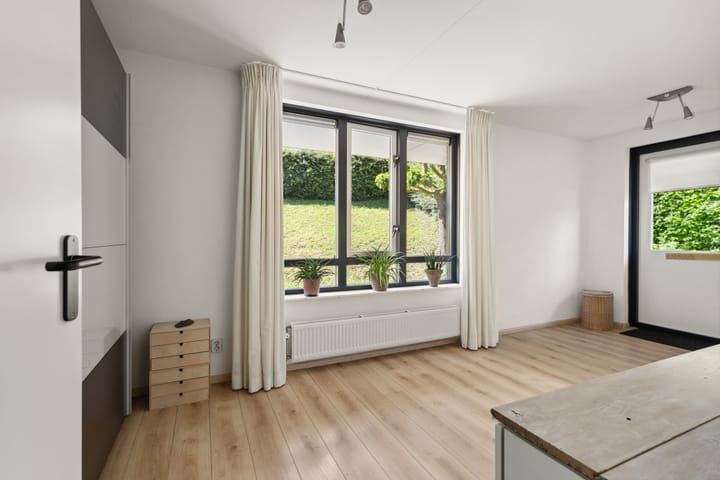 Photo 30 of Loeffenstraat 26