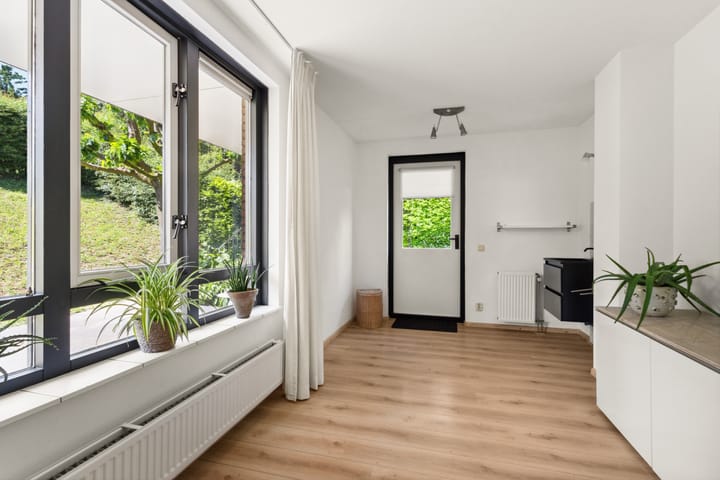 Photo 31 of Loeffenstraat 26