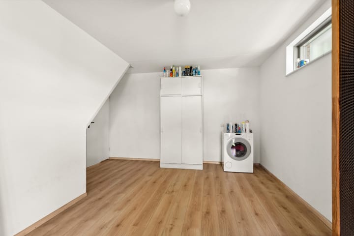 Photo 34 of Loeffenstraat 26