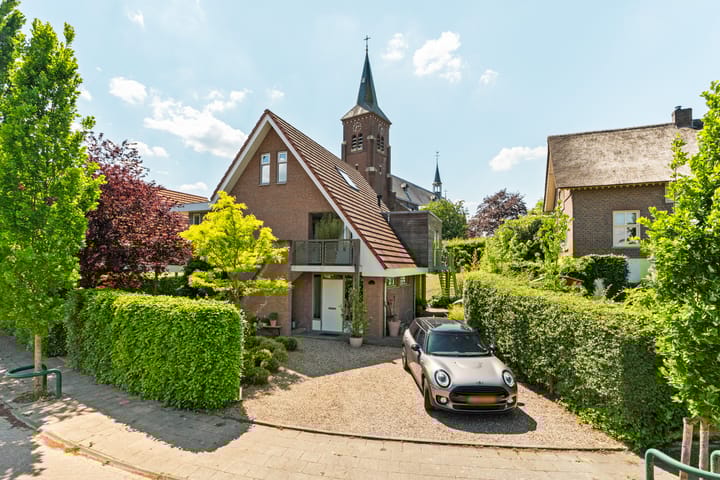 Photo 41 of Loeffenstraat 26