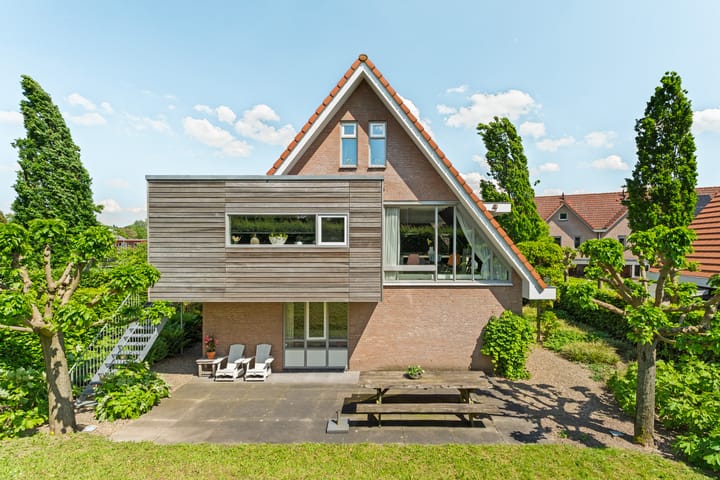 Photo 42 of Loeffenstraat 26