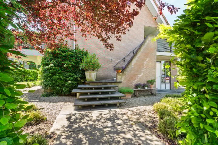 Photo 43 of Loeffenstraat 26